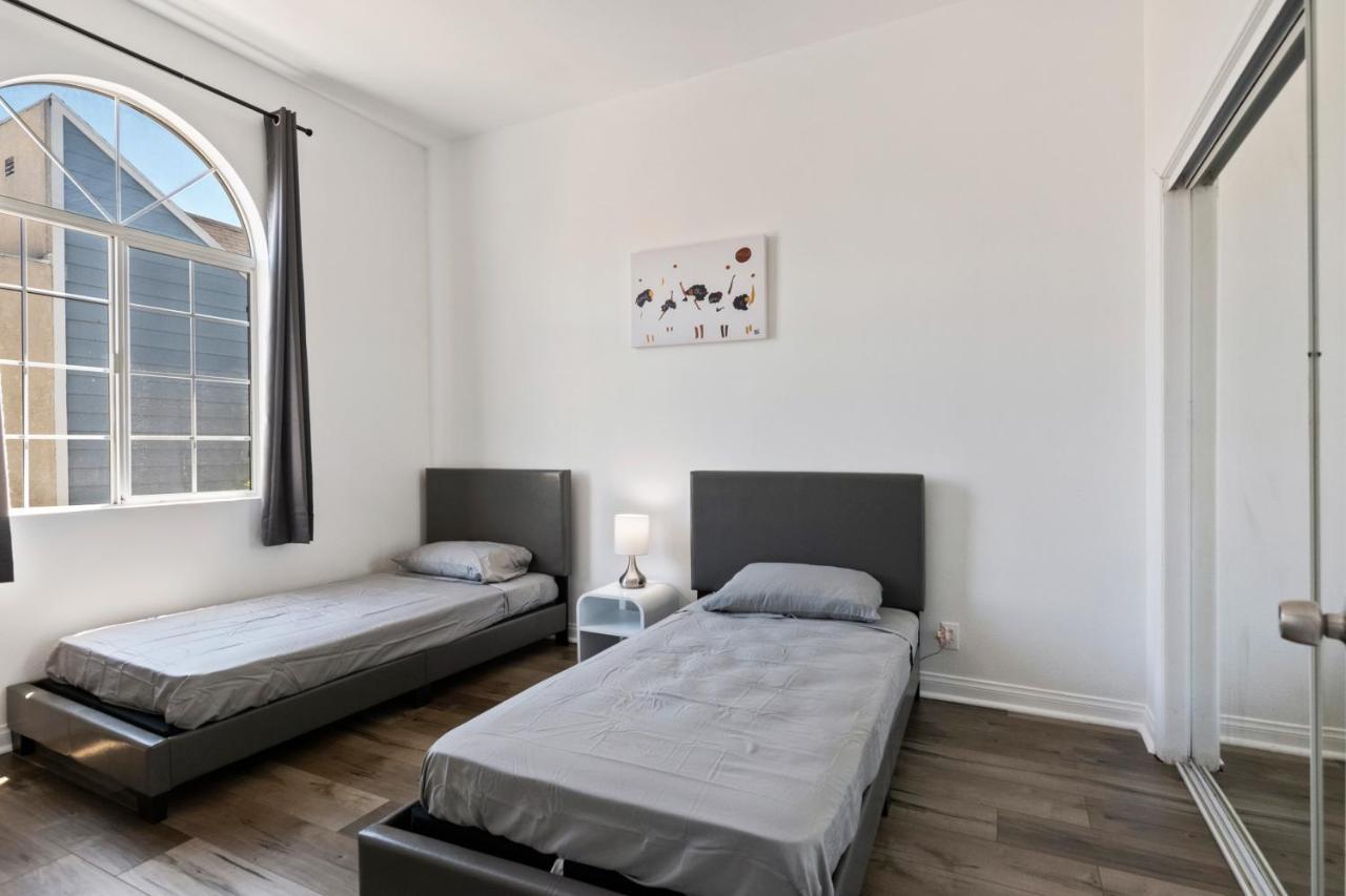 Spacious Private Gated Modern Loft Close To Universal Studio And Hollywood Los Angeles Exterior photo