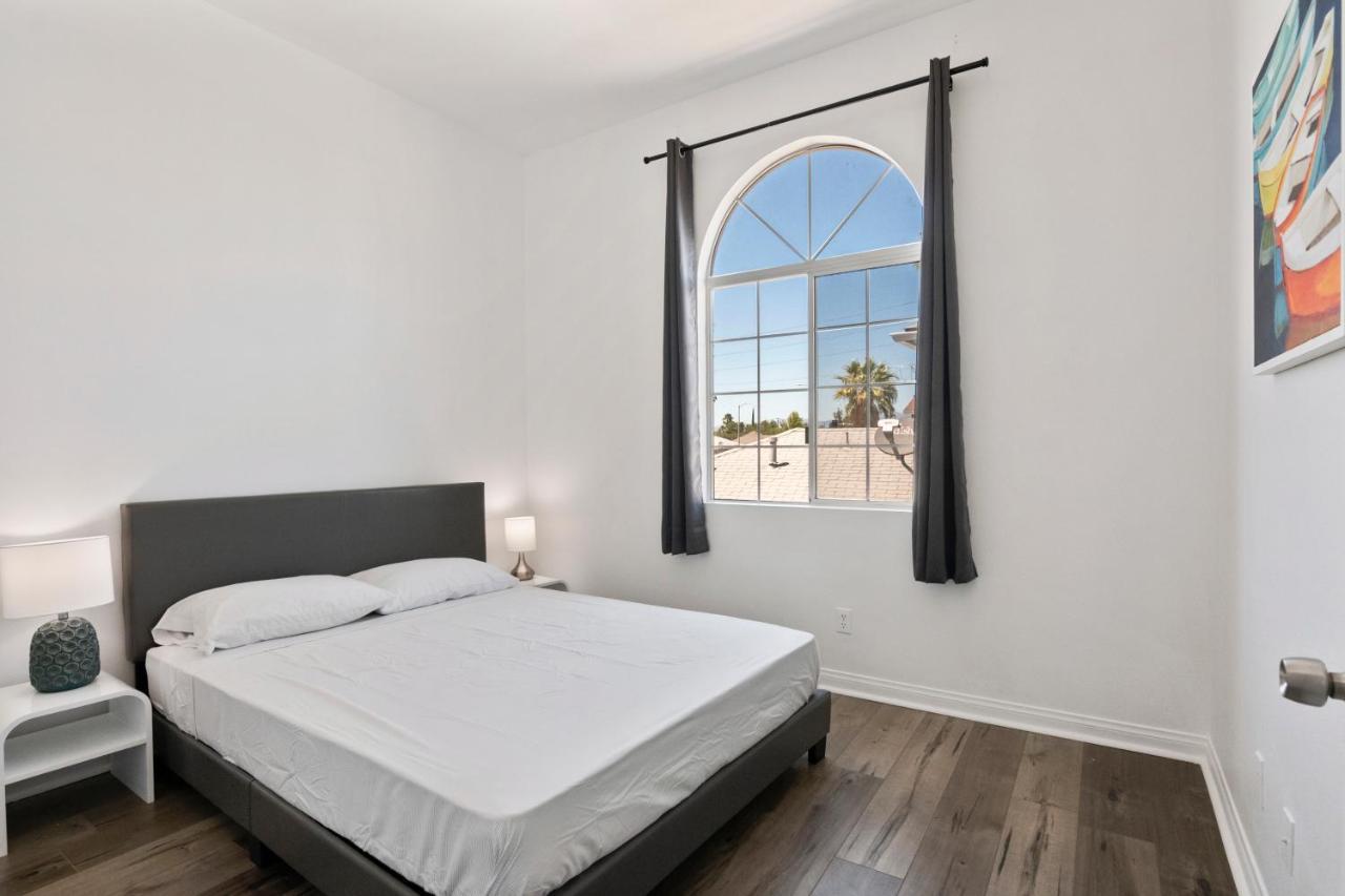 Spacious Private Gated Modern Loft Close To Universal Studio And Hollywood Los Angeles Exterior photo