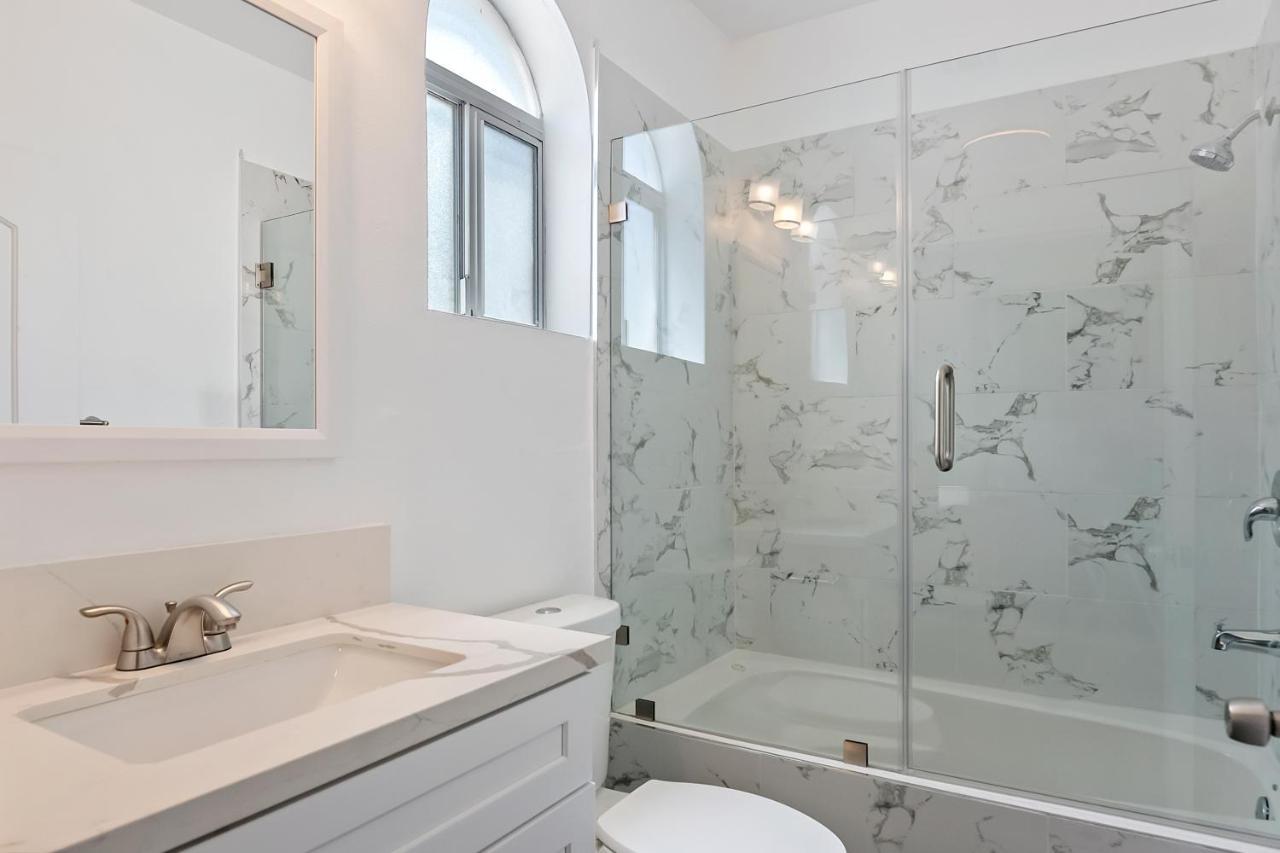 Spacious Private Gated Modern Loft Close To Universal Studio And Hollywood Los Angeles Exterior photo